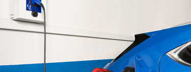 Todo lo que hay que saber antes de comprar un cargador para coche eléctrico: tipos de enchufes, potencias, protección IP/IK...