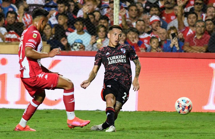 Ezequiel Barco en su debut oficial, ante Unión (Juan José García).