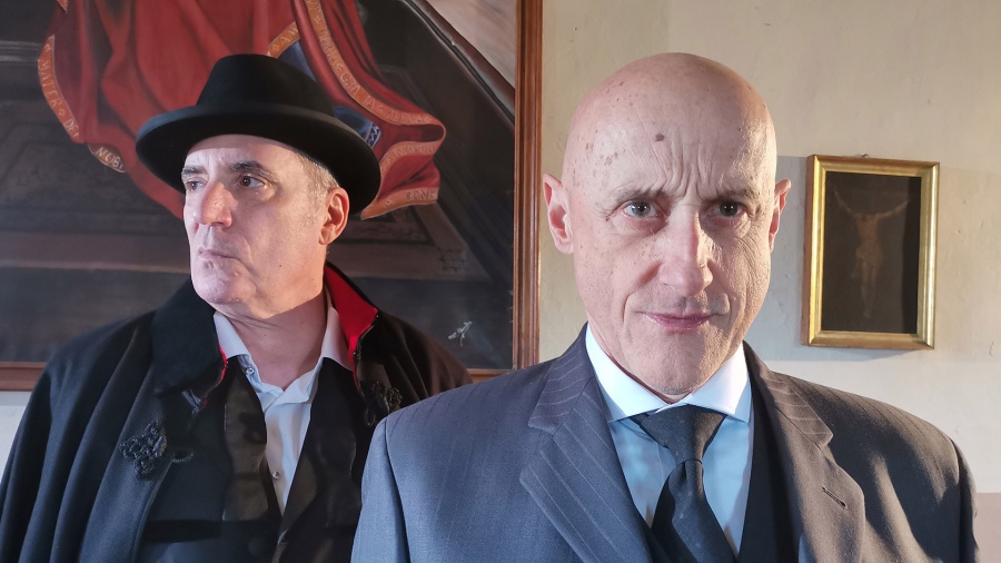 El grupo espaol rene en su ltimo disco a viejos amigos de la msica