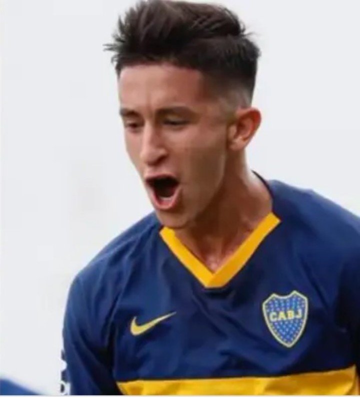 Luna Diale en las inferiores de Boca.