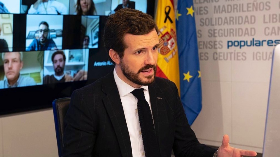 Pablo Casado en el foco de las miradas