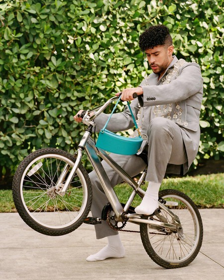 Tres Looks De La Campana De Jacquemus Con Bad Bunny Que Podemos Comprar A Precio De Lowcost Para Llevar Esta Primavera
