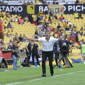 Fabián Bustos y los penales: "Siempre patea el que estaba designado"
