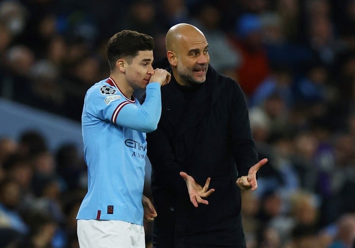 Enzo y Pep, grandes favoritos a ganar la Champions. (REUTERS)