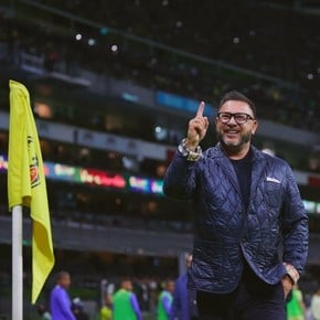 Video: gesto a la tribuna y show del Turco Mohamed en el clásico de México