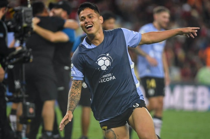 Jordy Alcívar llegó esta temporada a IDV. Foto: DOUGLAS SHINEIDR / AFP