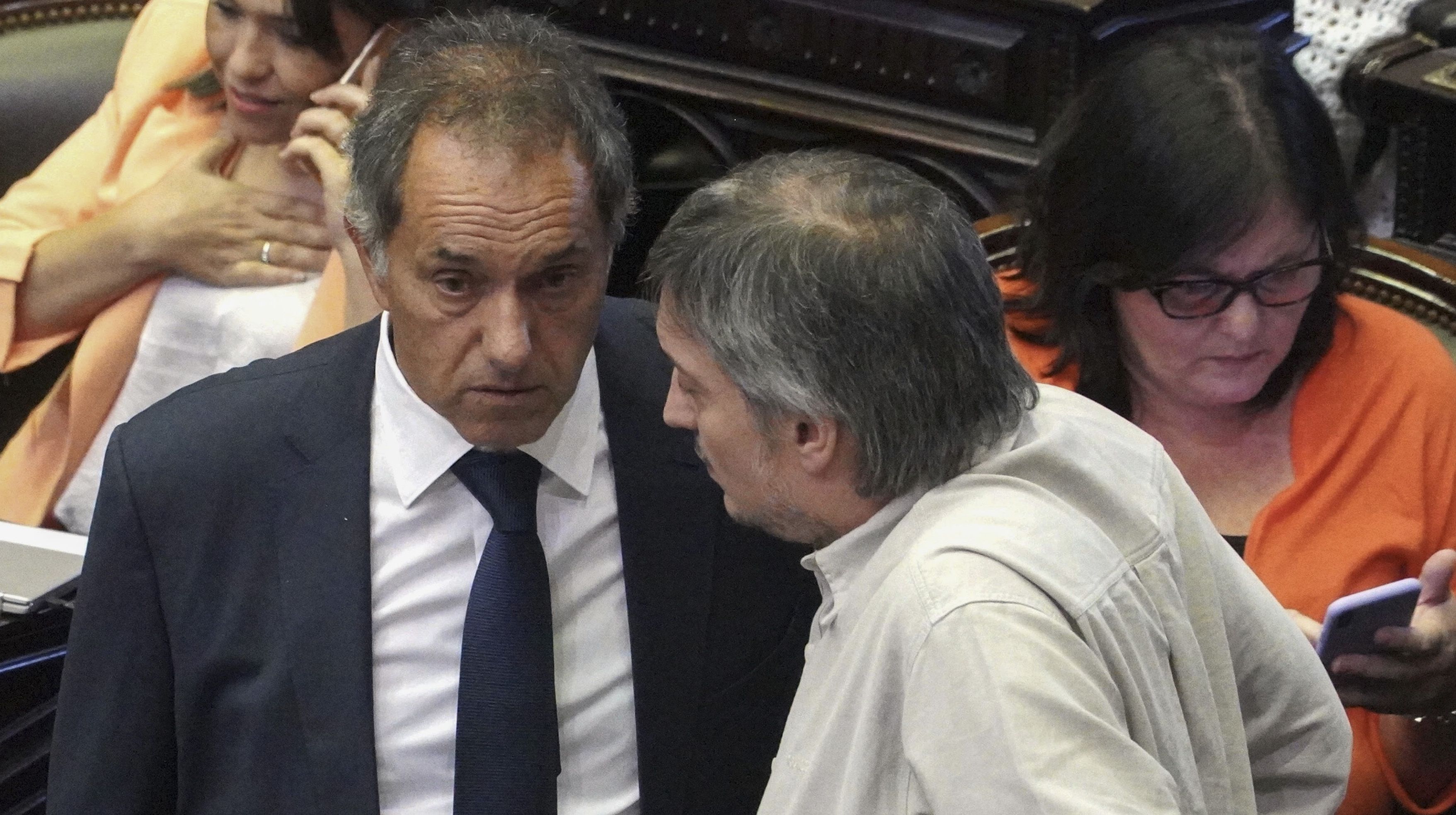 Daniel Scioli desafía a Máximo Kirchner, que exige listas propias para cada candidato para que haya PASO en el oficialismo (Foto: NA).