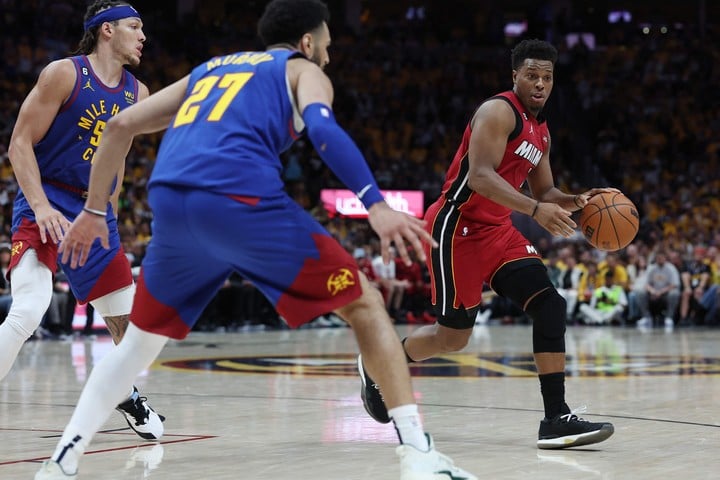 Lowry tuvo un buen ingreso para la ofensiva. (Foto: AFP)