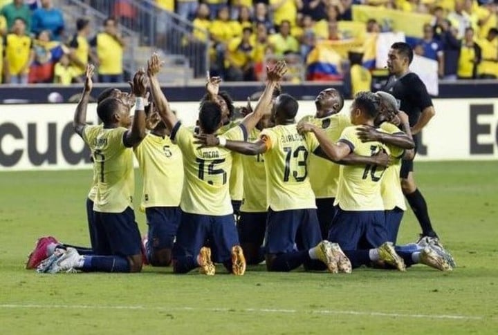 El festejo del 1-0 de Ecuador.