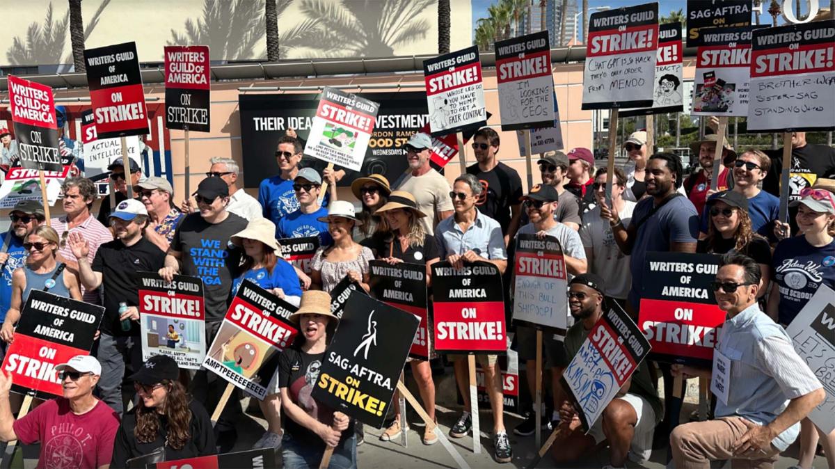 El Sindicato de Guionistas decidi levantar la huelga que mantuvo paralizado a Hollywood durante 148 das Foto Archivo