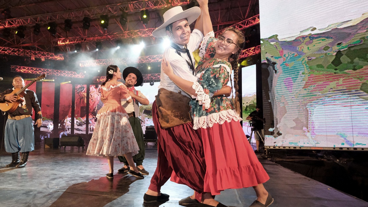 El chamam es un baile tpico del Litoral que reconoce varias figuras en Corrientes Entre Ros y Misiones Foto Germn Pomar