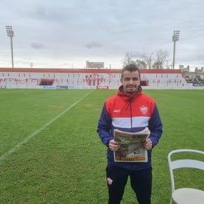 El técnico que es periodista y que sueña con el ascenso