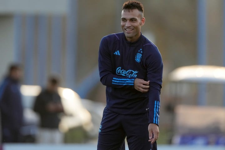 Lautaro es el más caro de la Scaloneta (Foto: AP). 