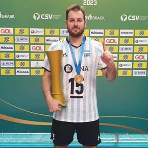 Video viral: la increíble salvada con el pie de De Cecco en el título vs. Brasil