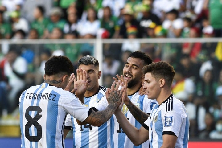 Nico González festeja su gol en La Paz. (Photo by AIZAR RALDES / AFP)