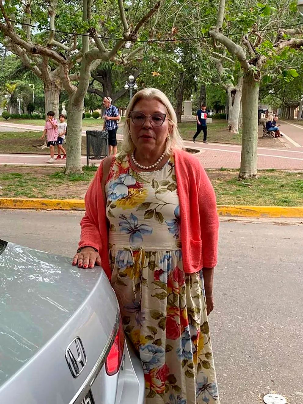 La foto de Elisa Carrió al momento de votar.