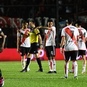Los cambios "ultraofensivos" de Demichelis y el insólito 11 con el que River terminó el partido