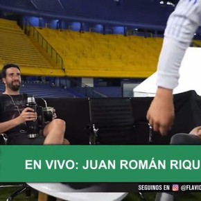 Video: Riquelme se fue de la nota con Azzaro para no emocionarse en vivo