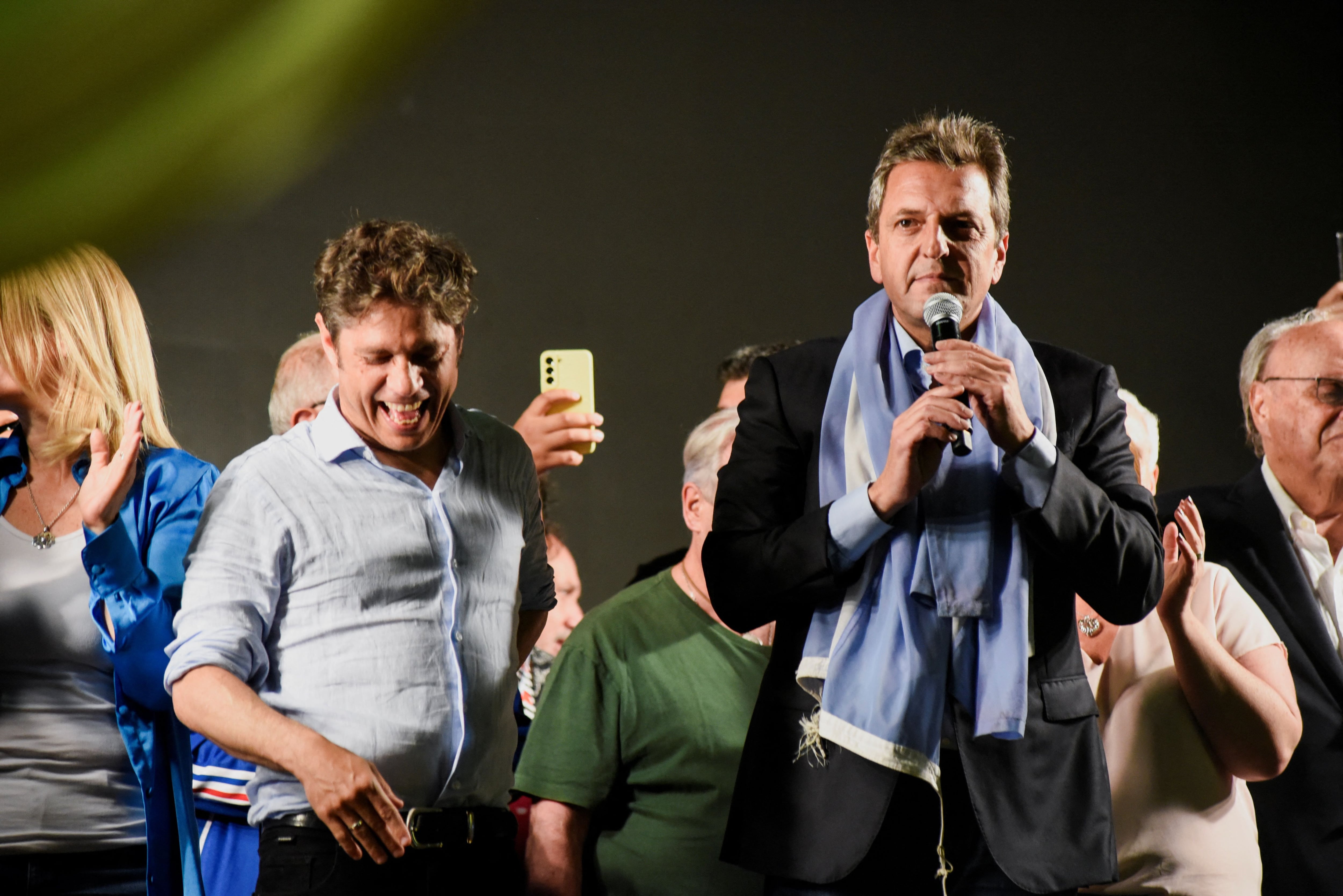 Kicillof, junto a Massa, a quien apoyó una vez más de cara al balotaje (Foto: Martín Cossarini/Reuters).