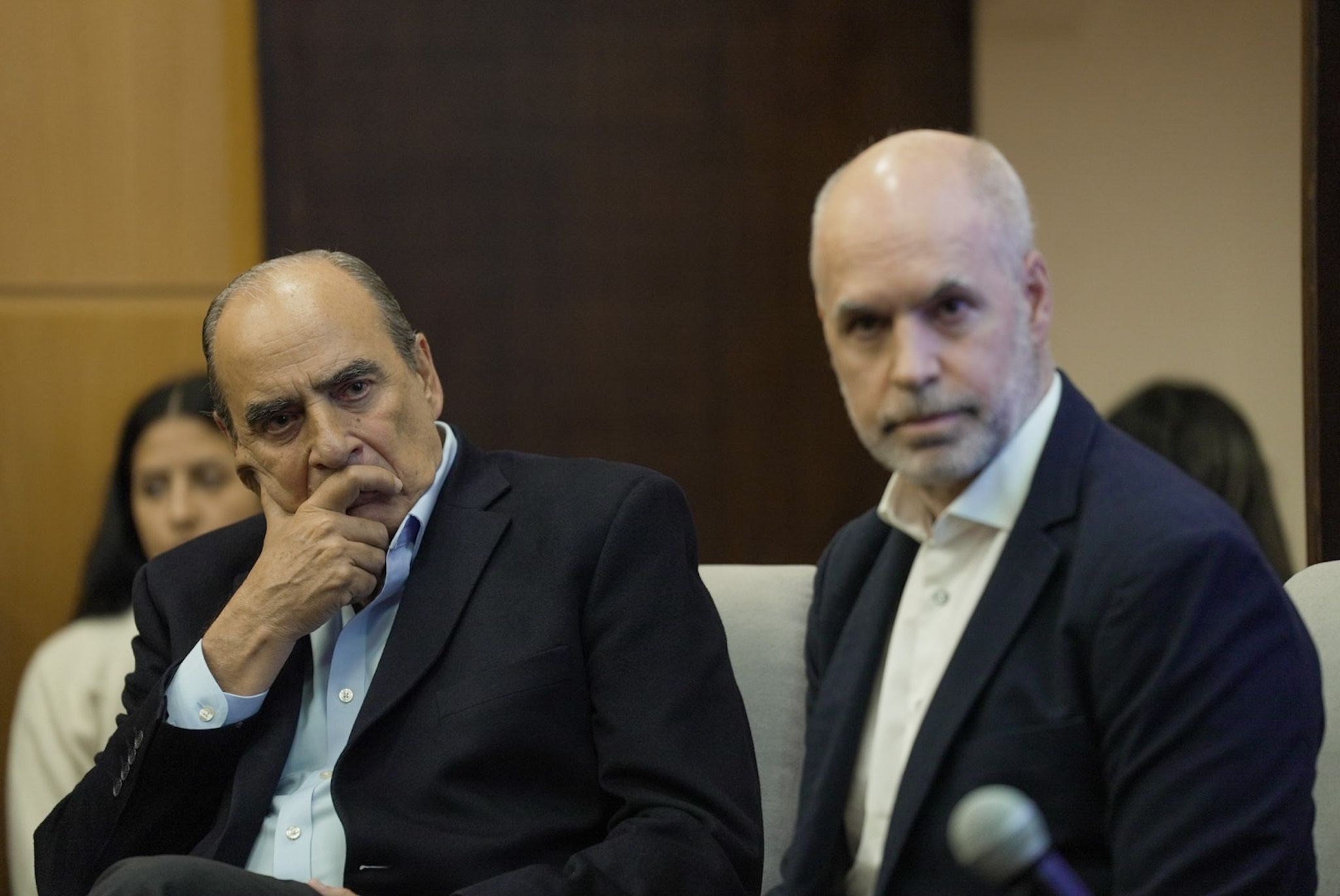 Guillermo Francos y Horacio Rodríguez Larreta en la universidad Austral (Foto: TN).