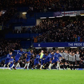 ¡Con Moisés Caicedo, el Chelsea clasificó a las semifinales de la Copa de la Liga!