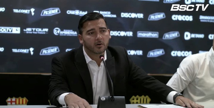 Antonio Álvarez, presidente de Barcelona, en rueda de prensa.