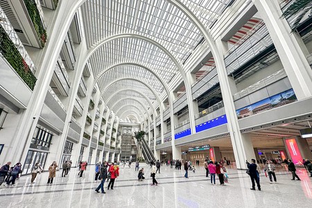 Guangzhoubaiyun Railway Station Arrival Layer W 20231226