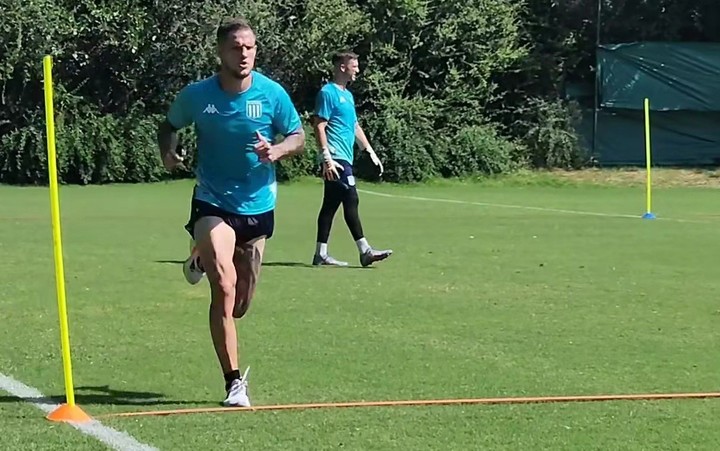 Zuculini y Cambeses, en Racing.