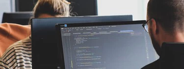 Estos son los lenguajes de programación mejor y peor pagados en España en 2023, según un informe de Manfred