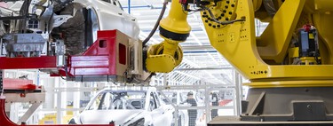 Tesla siempre ha controlado su stock bajando precios. Ya no es suficiente y también reducirán su producción en China 