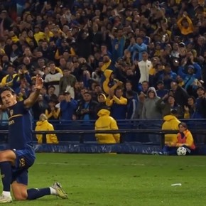 "Prestámela que la voy a necesitar", el picante pedido de Cavani al hincha que atajó la flecha de su festejo