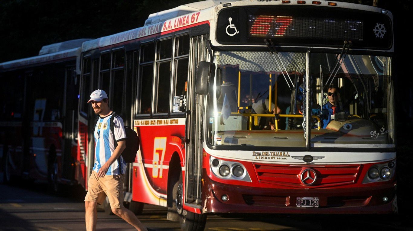 Paro de colectivos: la dura sanción que le impondrán a los choferes que se sumen a la huelga de la CGT (Foto: Reuters).