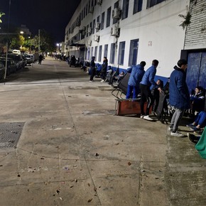 Los hinchas de Vélez acamparon toda la madrugada para conseguir entradas