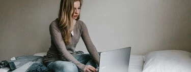 Esta joven se hace viral compartiendo cómo ganó 110 dólares extra al día con webs que dan dinero por jugar o responder encuestas 