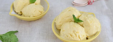 11 helados de frutas, saludables y sin azúcar añadido, para hacer en casa y refrescarte en plena ola de calor