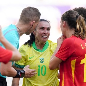 Video: el desconsolado llanto de Marta tras ser expulsada por una dura entrada