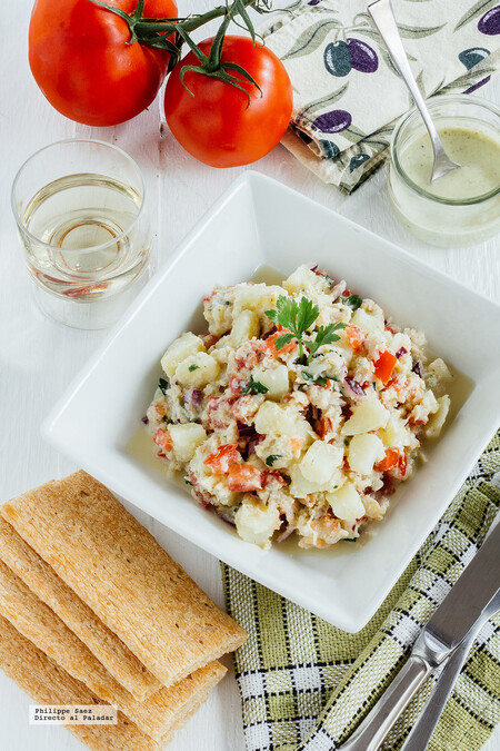 Ensalada de patata y cangrejo con aderezo Ranch