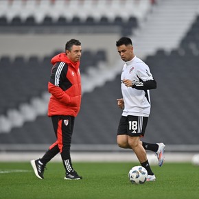 La primera práctica de Gallardo en su regreso: en el Monumental y con foto icónica