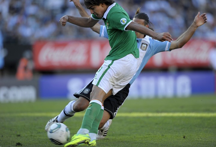 Martins y el gol que alejó a Demichelis de la Selección. AFP PHOTO/JUAN 