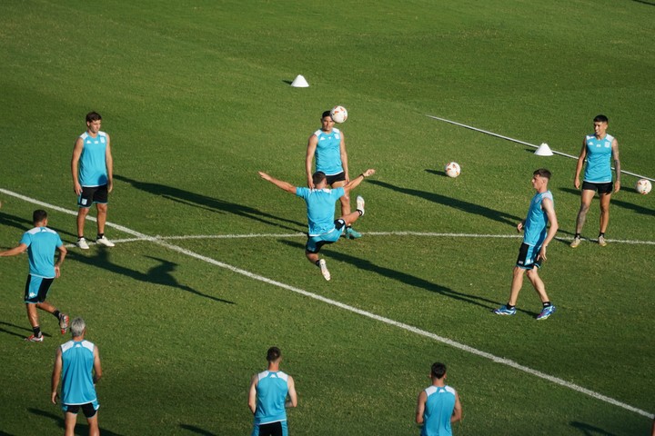 La práctica de Racing (Emmanuel Fernández). 