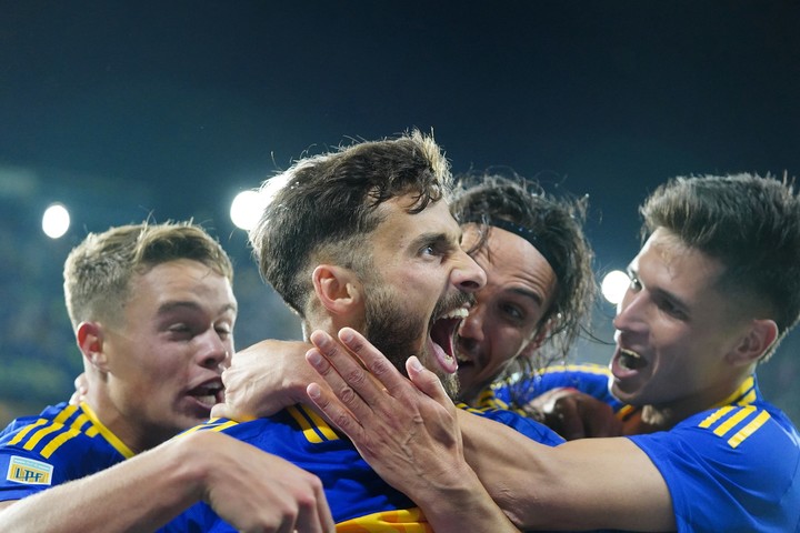 Boca consiguió un importante triunfo ante Godoy Cruz (FOTO: MARCELO CARROLL - CLARÍN).