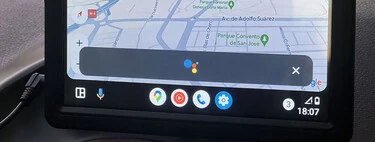 No importa que tu coche no tenga pantalla para tener Android Auto. Este completo accesorio lo hace posible 