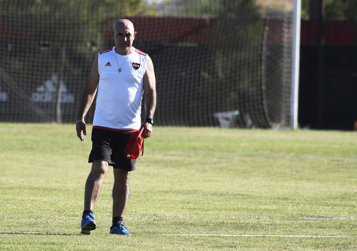 Juan Manuel Llop en Newell's. FOTO: Juan José García.