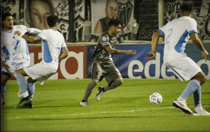 El primer tiempo fue muy flojo (Prensa Estudiantes).