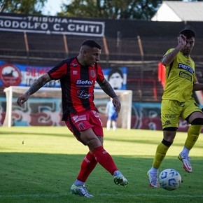 Defensores empató de local y no pudo prenderse arriba
