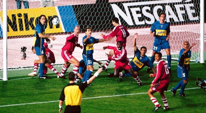 El gol de Kuffour a Boca a los 109 minutos de la Intercontinental.