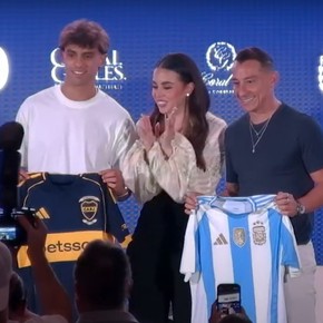 La reacción de Joao Félix cuando le regalaron la camiseta de Boca: "Enzo me va a matar"