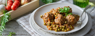 35 recetas de albóndigas en salsa, jugosas y fáciles