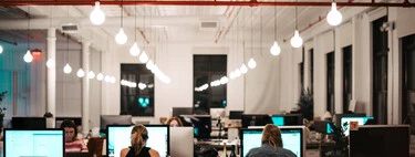 "Tomé una gran decisión por una mentira". Esta empresa prometió teletrabajo para siempre y luego exigió volver a la oficina