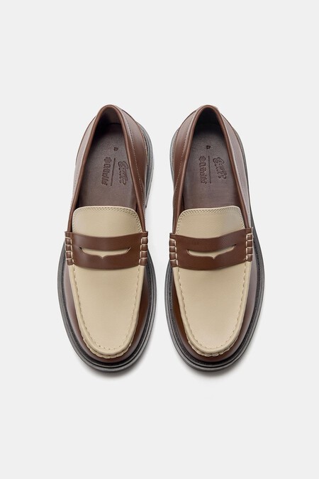 Los Chicos Mas Pijos De Madrid Cambiaron Las Zapatillas Por Estos Mocasines Que Vas A Ver Y Llevar En Todos Lados Despues De Que Termine La Semana De La Moda